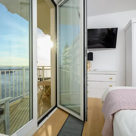 Sunset Boulevard 1 Apt 9 Bulwar Zachodzacego Slonca 1 W Marina Royale Darlowko Esterno foto