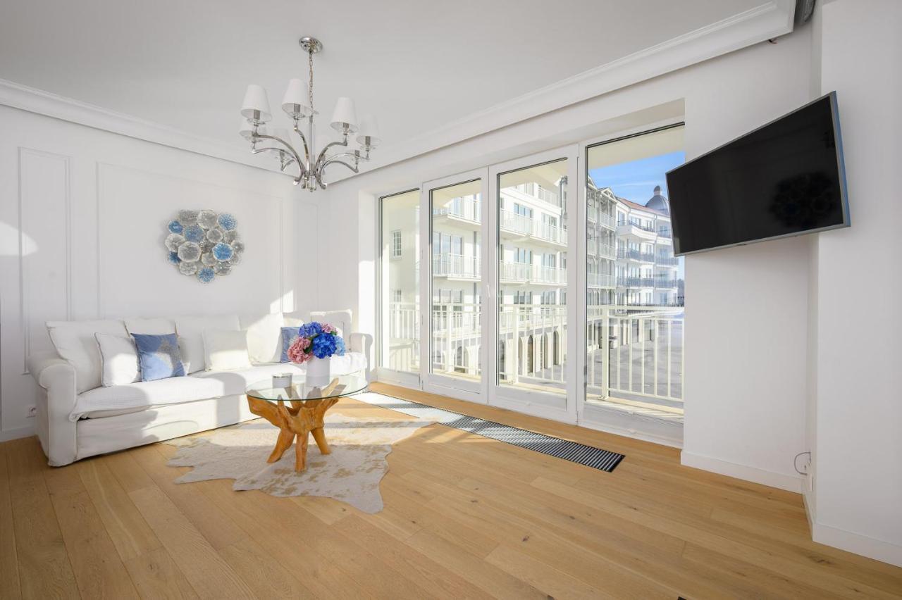 Sunset Boulevard 1 9 Bulwar Zachodzacego Slonca 1 W Marina Royale Apartment