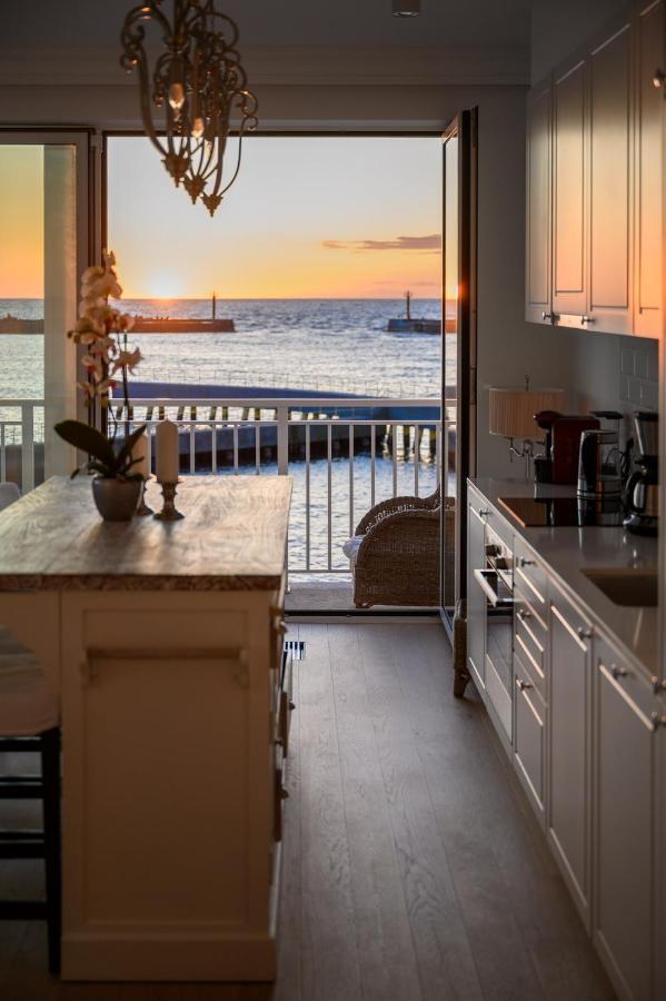 Sunset Boulevard 1 9 Bulwar Zachodzacego Slonca 1 W Marina Royale Apartment *